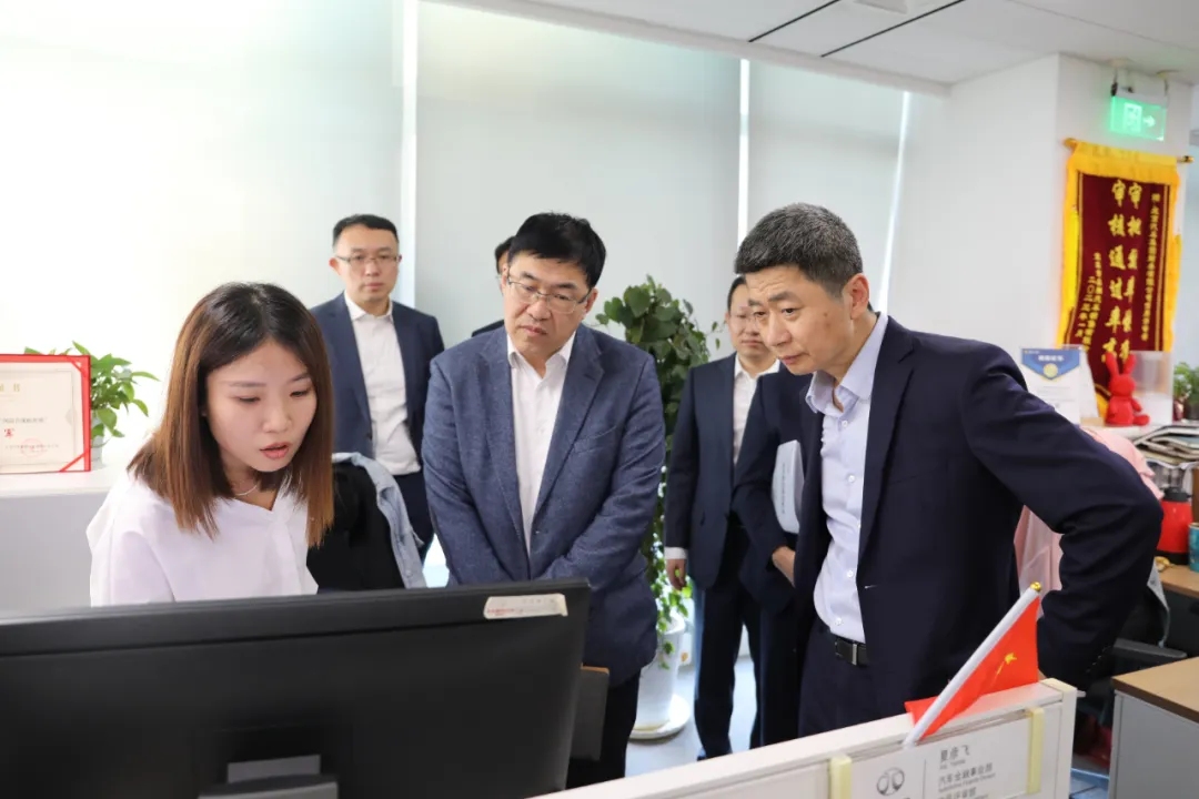 攜手并肩 決戰(zhàn)決勝 | 北汽股份與北汽財(cái)務(wù)開(kāi)展交流共建，合力拉動(dòng)自主上量攻堅(jiān)